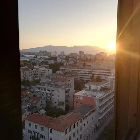 Πανσιόν Tower Σπλιτ